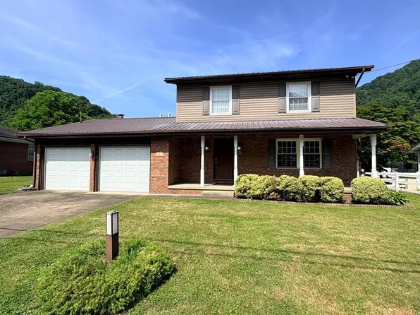 101 Fortuna Dr, Mount Carbon, WV 25139