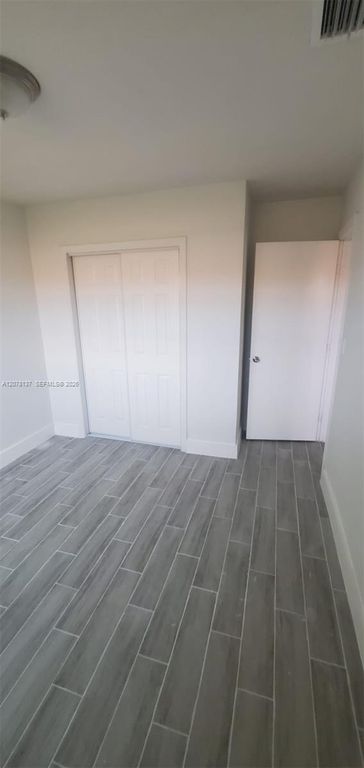 351 NE 25th Ct, photo 5