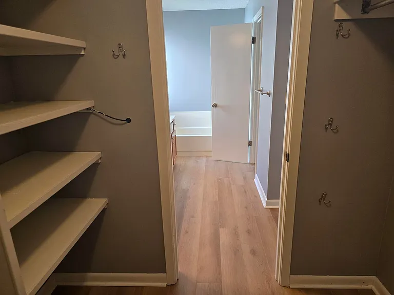 3929 Balsam Dr — Photo 21