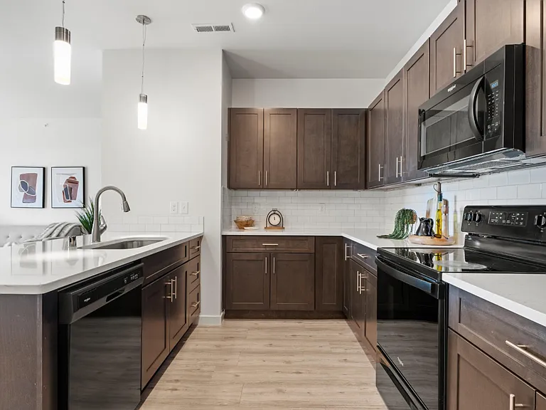 Columbia River Walk Apartments — Photo 123