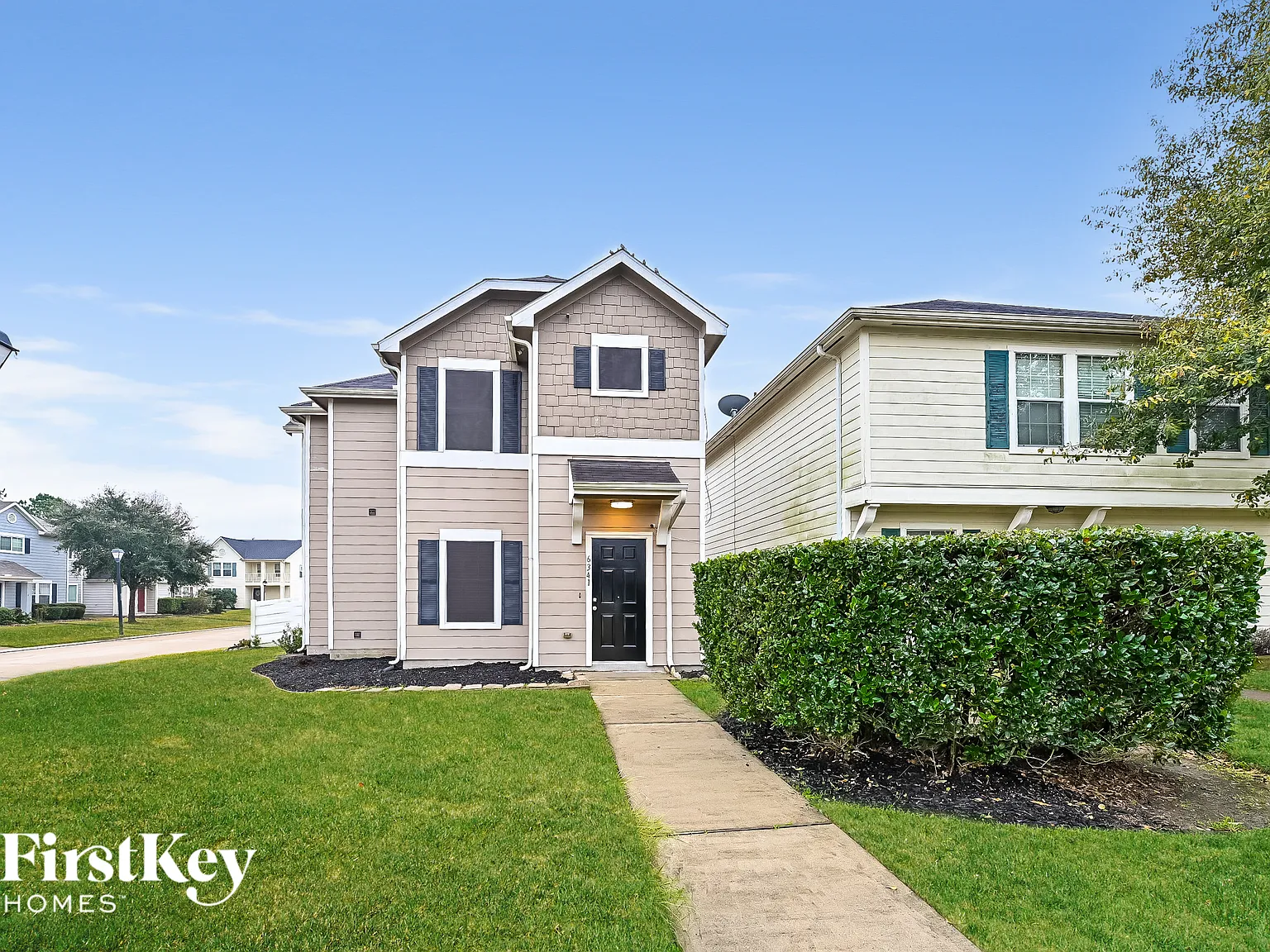 3 bed, 2.0 bath, 1676 sqft, $2,145 — Photo 1