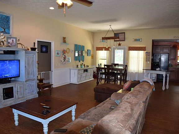 3rd image of 394 Lee Road 2170