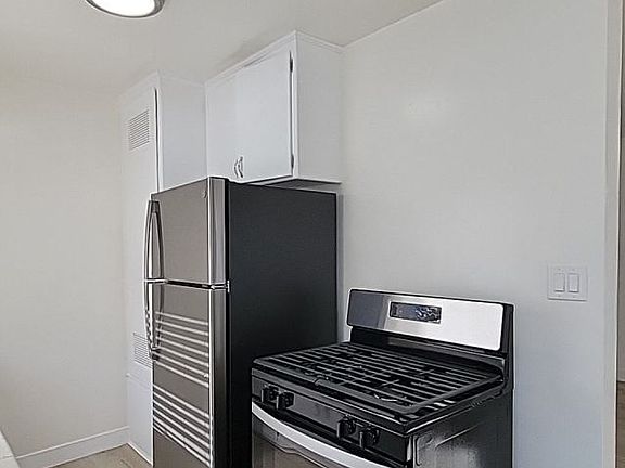 5th image of 1025 17th St APT D