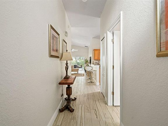 4th image of 17650 Woodcrest Way