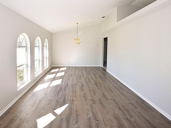 4th image of 6502 Lakeland Boulevard
