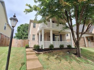 957 Cairn Creek Dr, Cordova, TN 38018