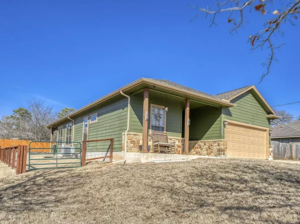 320 Kaanapali Ln, Bastrop, TX 78602