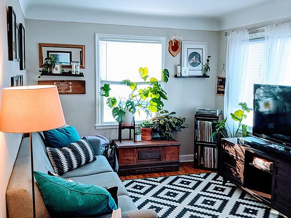 Sun Filled Living Room 17' x 11' South and West Facing Windows