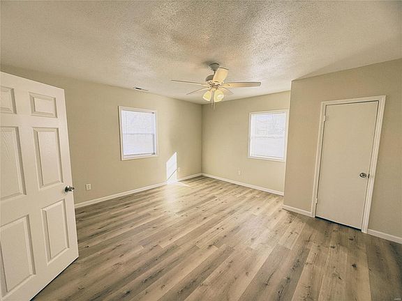 5th image of 306 E Pierce St