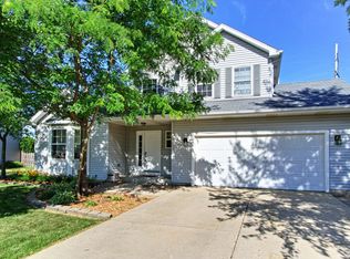 116 S Glenbrook Trl, McHenry, IL 60050