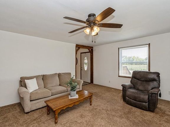 4th image of 703 Wallace Ave