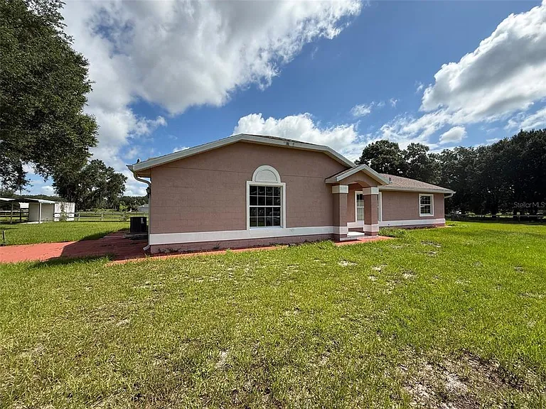 14235 SW 16th Ave — Photo 1