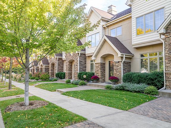 Close to trails, parks, restaurants, and public transit.