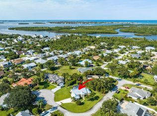 5663 SE Pot O Gold Pl, Stuart, FL 34997