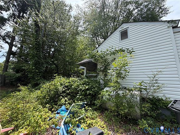 4th image of 2911 Alcott Rd