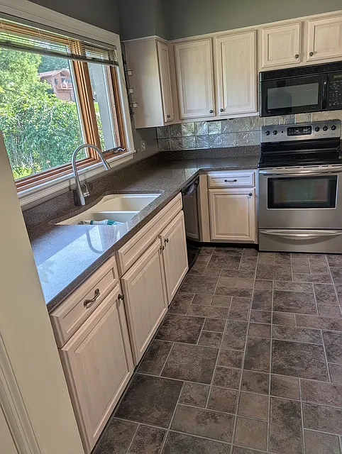3 bed, 2.5 bath, 1740 sqft, $1,895 — Photo 2