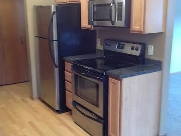 207 Myrtle St W APT 2, Stillwater, MN 55082