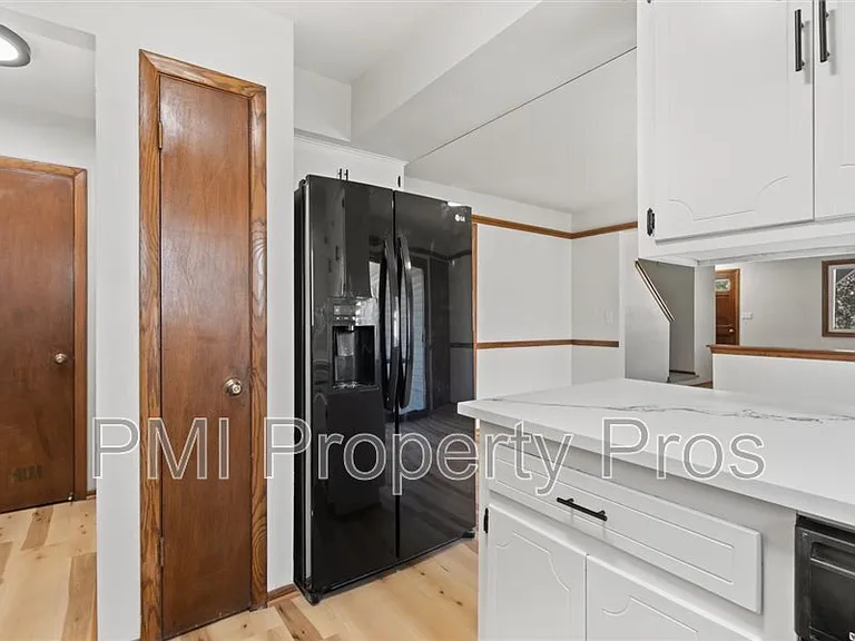 8150 S 88th St — Photo 15