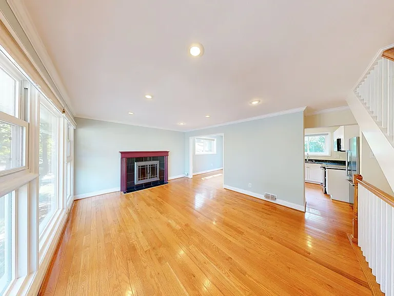 2518 Harmon Rd — Photo 3