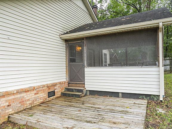 5th image of 609 Bluewater Dr