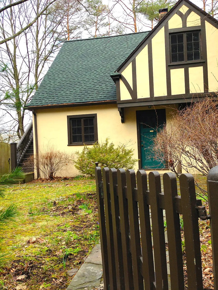 Building Photo - 614 Wyckoff Rd #2