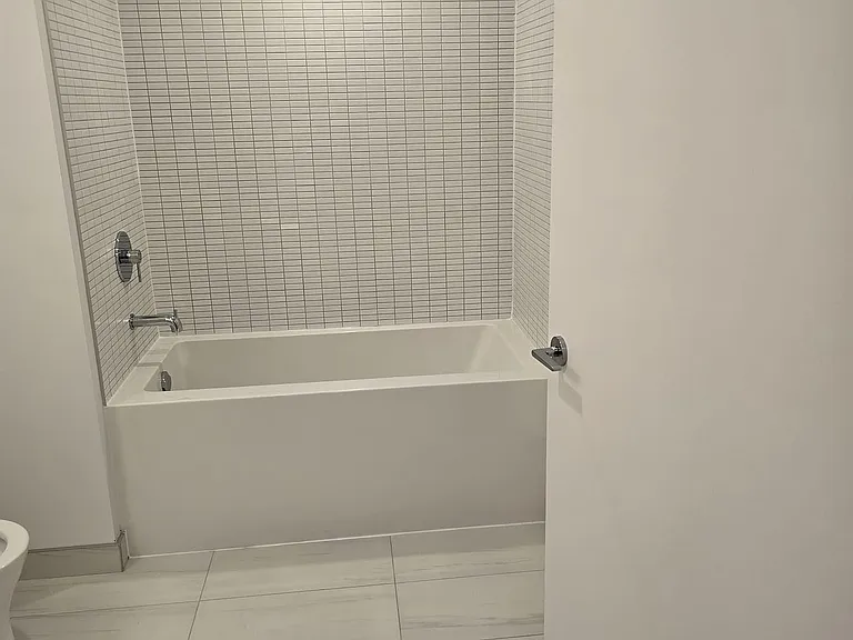 1 Jarvis St #1018 — Photo 11
