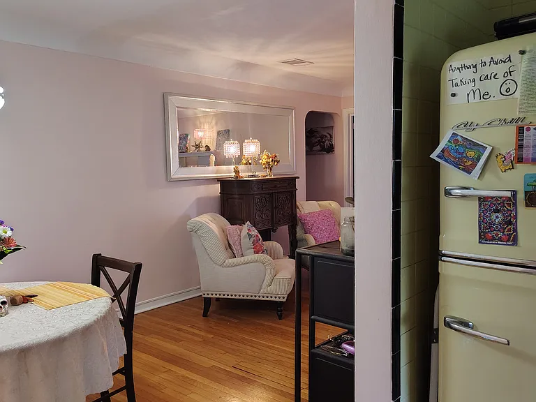 2802 Clinton St S — Photo 14