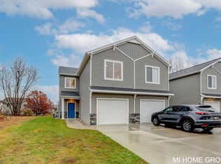 13641 Signature Dr, Holland, MI 49424