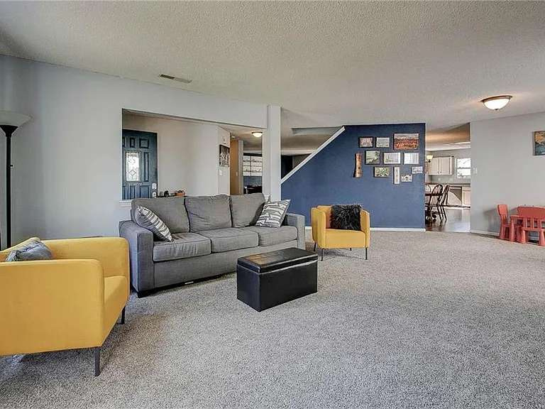 10306 Hatherley Way — Photo 4