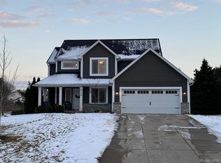 8750 Bonaventure Dr, Brighton, MI
