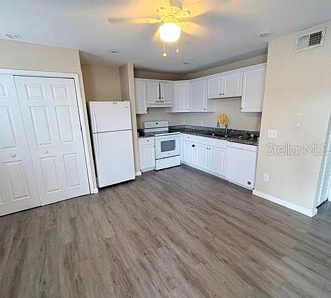 4th image of 13756 ORANGE SUNSET DRIVE #101