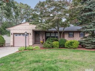 11 Harrison Ave, Centereach, NY 11720