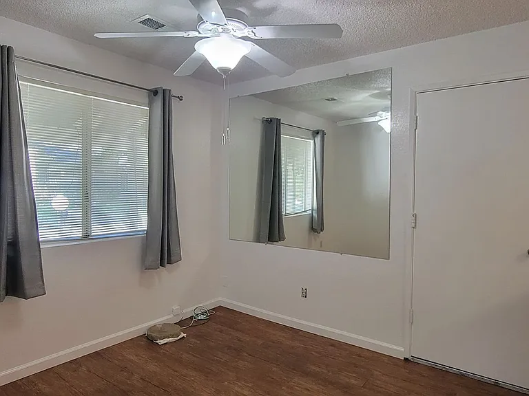 1855 Del Mar Ave — Photo 8