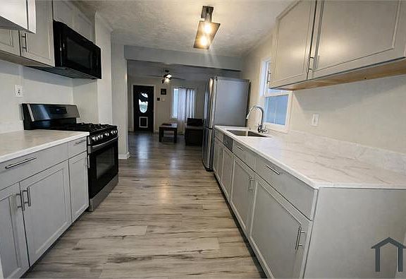 3rd image of 1235 Kappes St