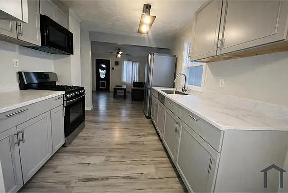 1235 Kappes St — Photo 3
