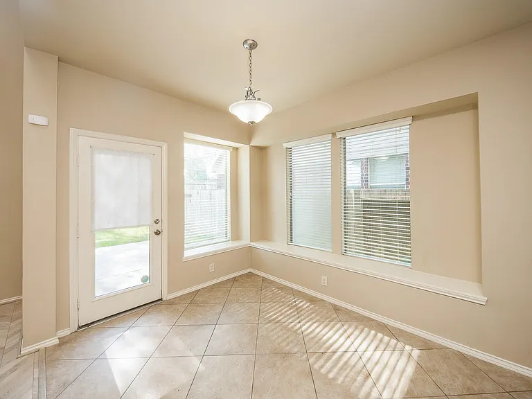 4019 Windmill Creek Dr — Photo 9
