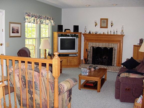 Family Rm with w/o to Deck