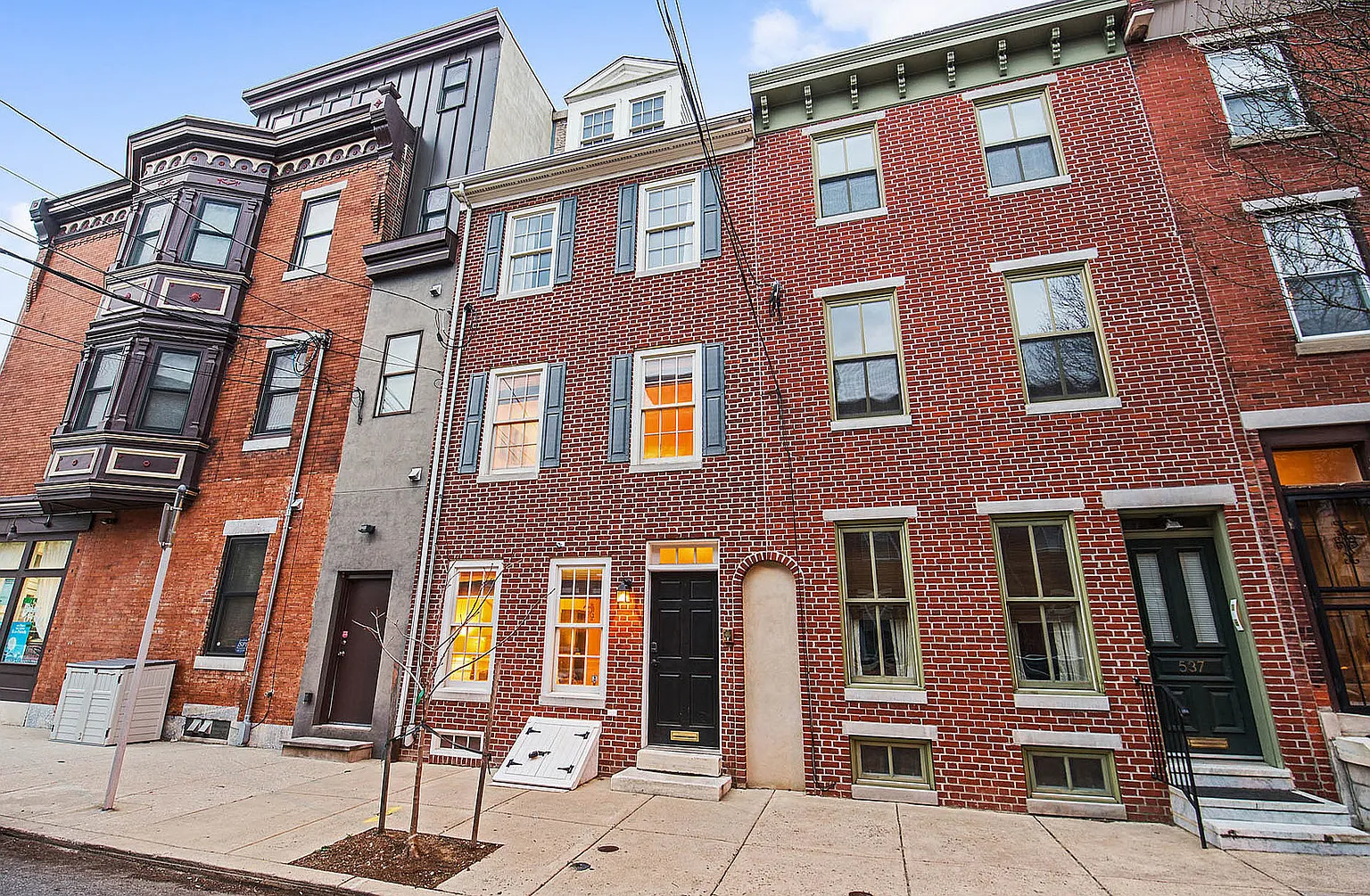 539 Queen St photo 1