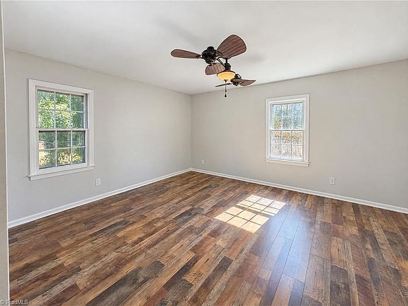 4th image of 1208 Terrell Dr