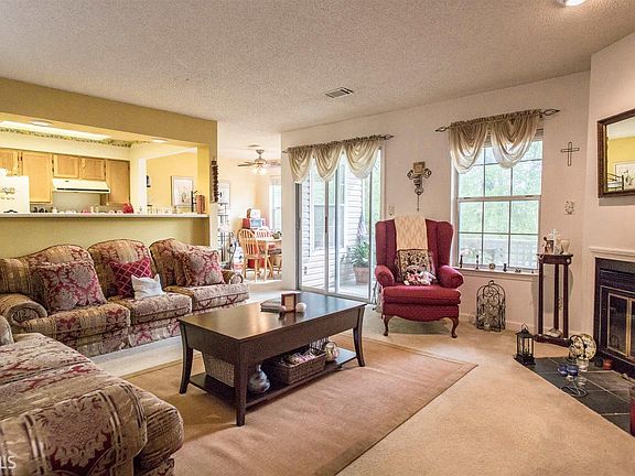 2nd image of 804 Ridgelake Dr