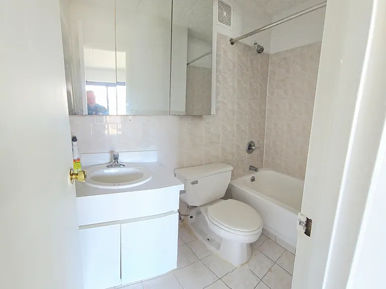 143-51 Roosevelt Ave #4F — Photo 7