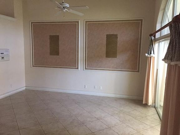 3rd image of 10283 Utopia Cir W