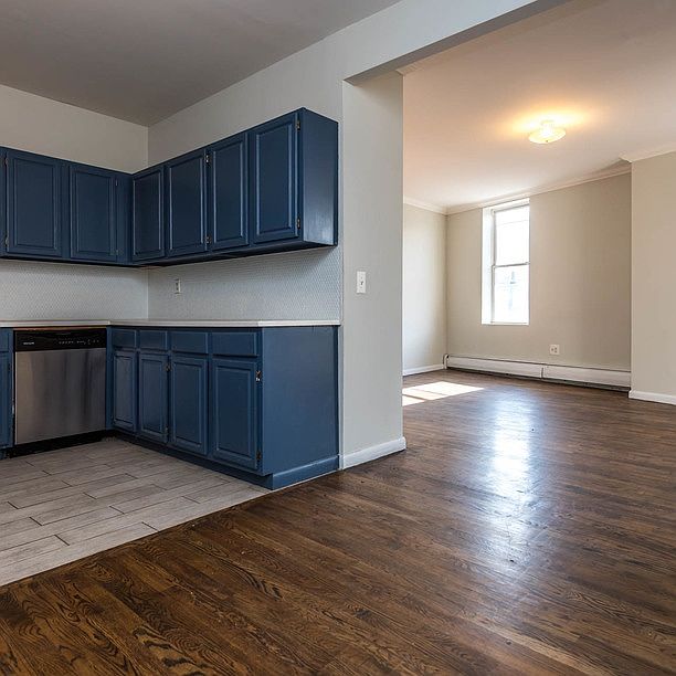 1st image of 2 Morgan Ave #2E