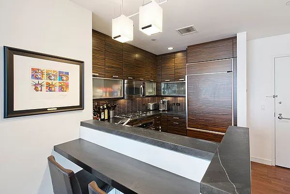 Rented by CORE | media 37