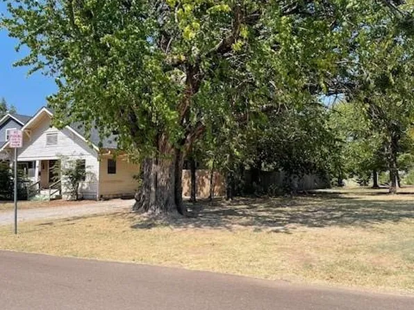 307 W Tonhawa St, Norman, OK 73069