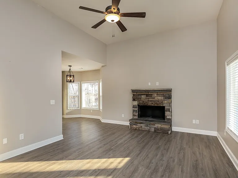 80 Emmette Dr — Photo 3
