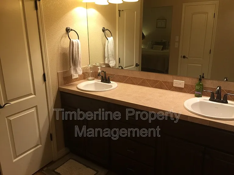 5751 Cisco Dr — Photo 25