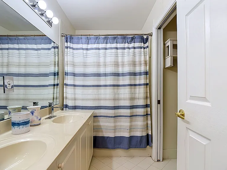 1154 Oakwater Dr — Photo 55