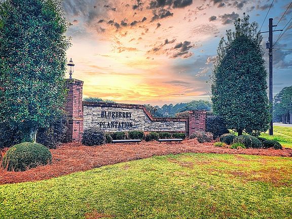 4th image of 205 Ironwood Cir