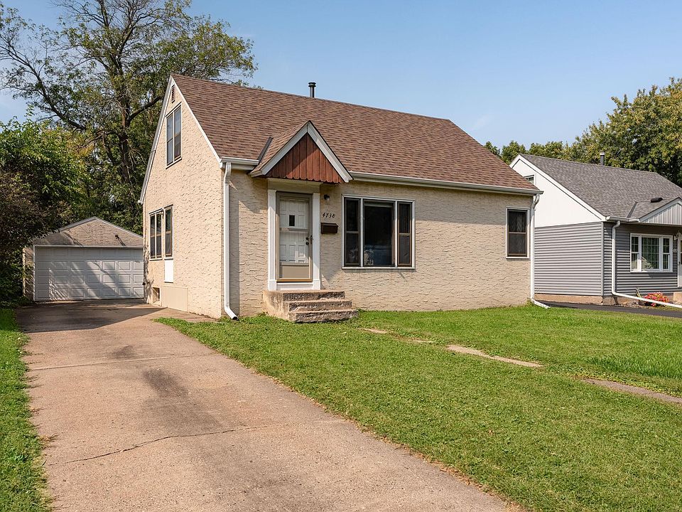 1st image of 4738 Upland Crst NE
